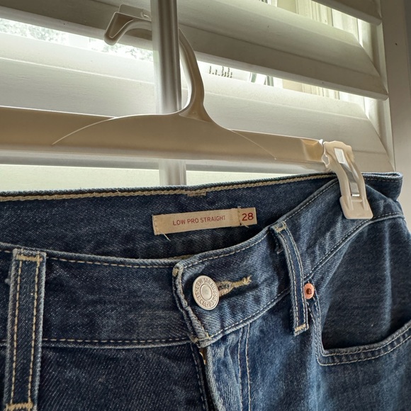 Levi’s Women’s Low Pro Straight Jeans - Picture 2 of 4